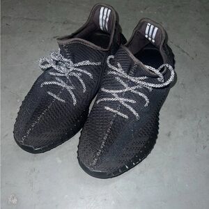 Size 10.5 - Yeezy Boost 350 V2 Low Black Reflective Preowned Fast Ship 🔥